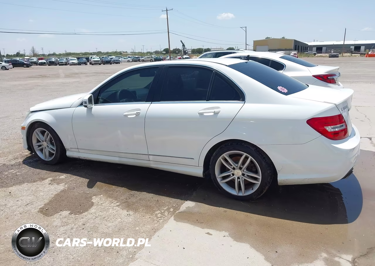 2013 Mercedes-Benz C 300 Sport 4Matic VIN:WDDGF8AB8DR256728 - 14