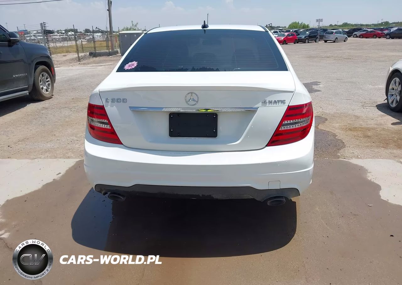 2013 Mercedes-Benz C 300 Sport 4Matic VIN:WDDGF8AB8DR256728 - 16