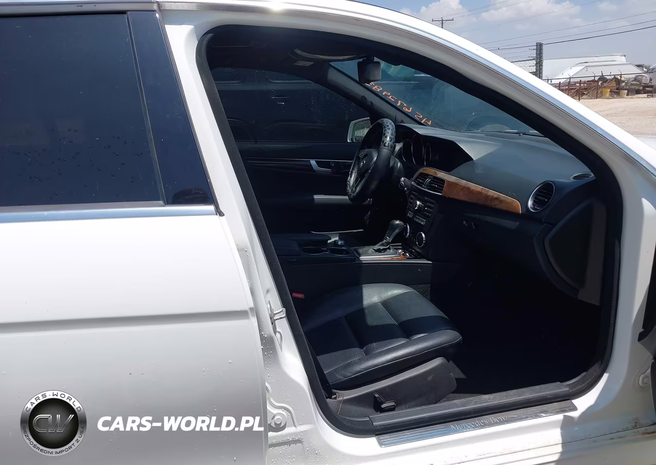 2013 Mercedes-Benz C 300 Sport 4Matic VIN:WDDGF8AB8DR256728 - 5