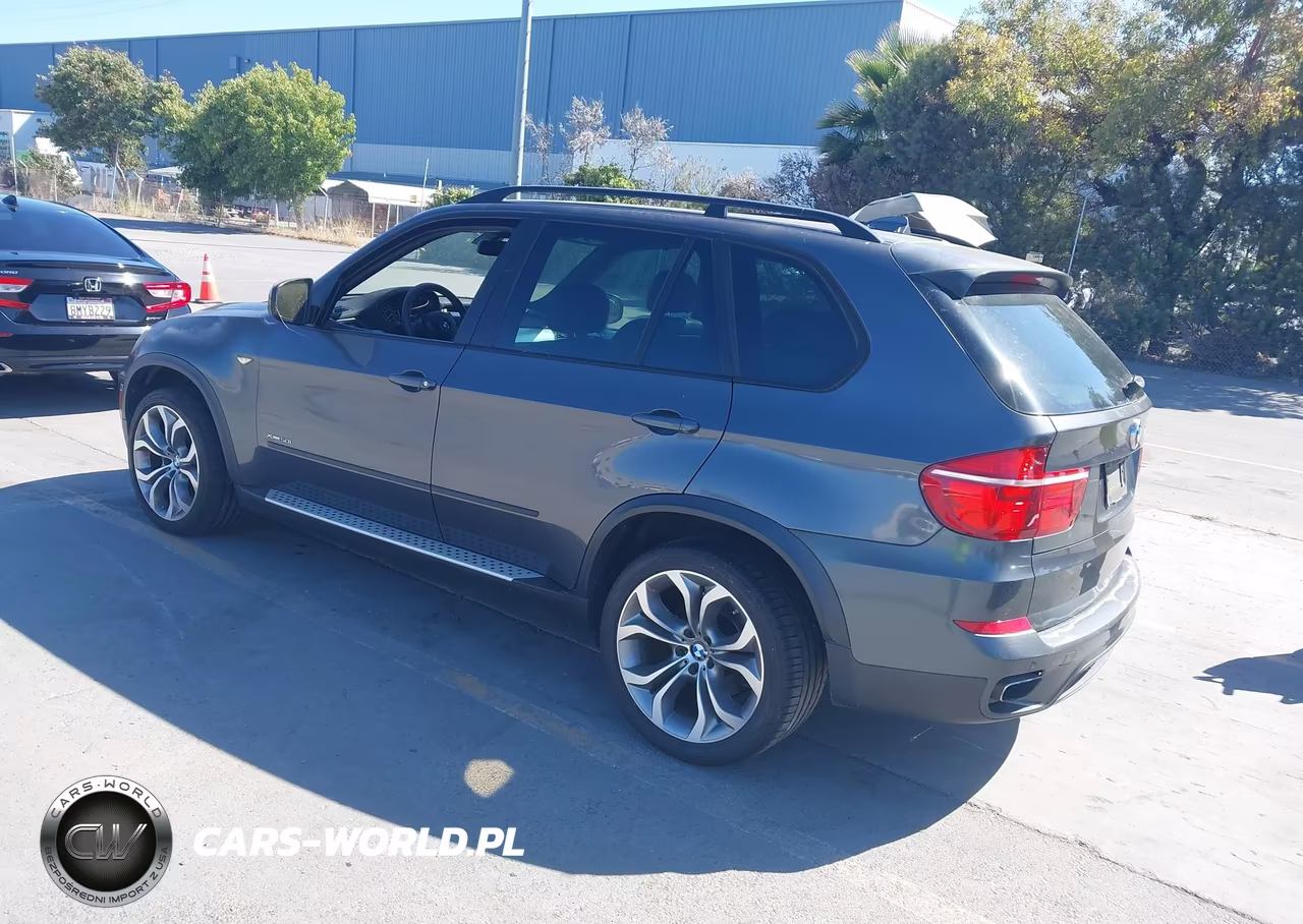 2012 BMW X5 xDrive50I VIN:5UXZV8C51CL425419 - 3