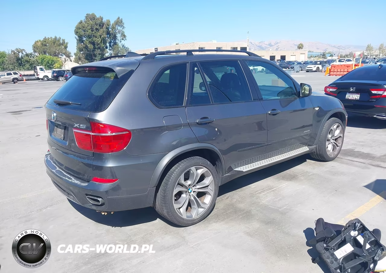 2012 BMW X5 xDrive50I VIN:5UXZV8C51CL425419 - 4