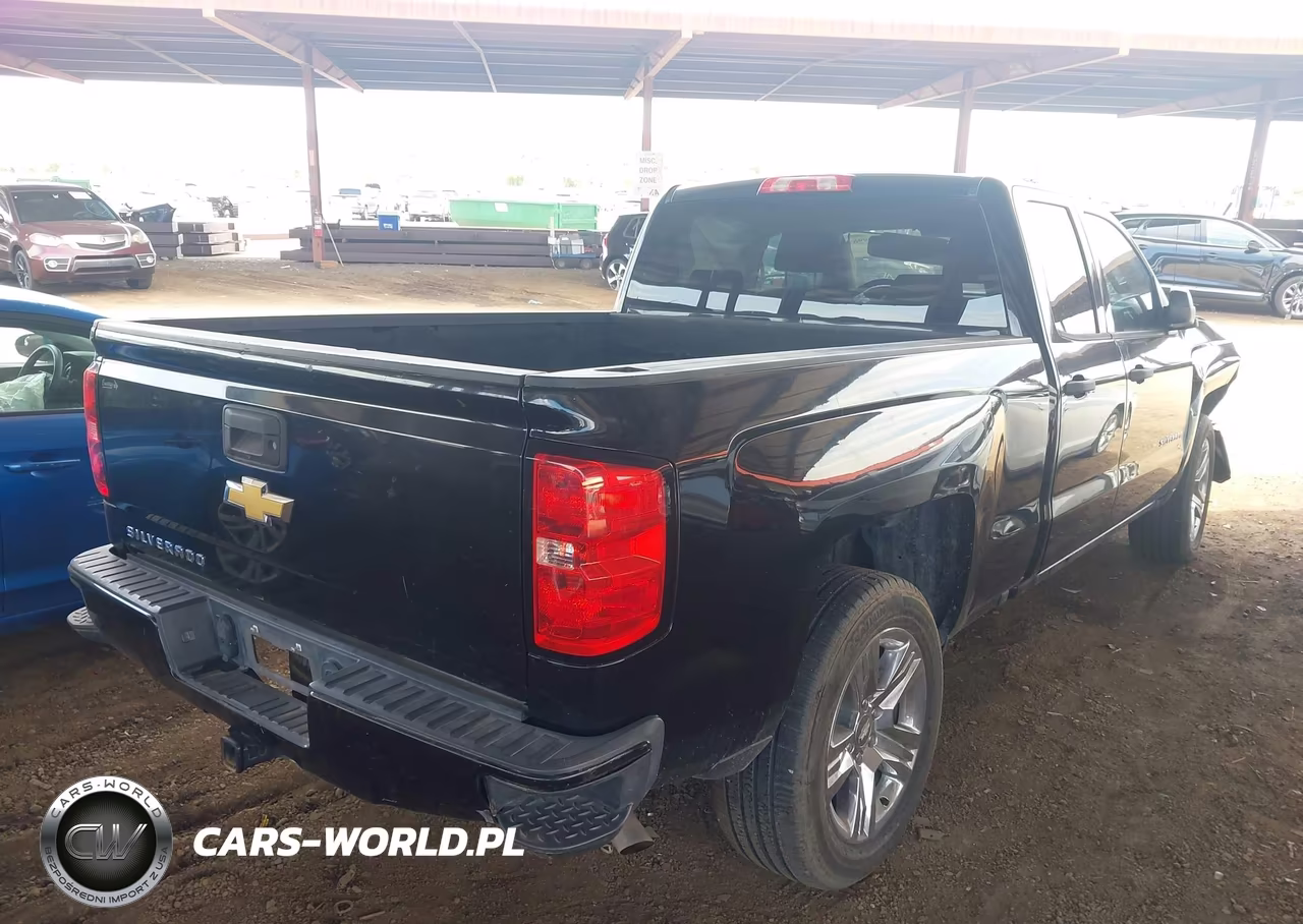 2017 Chevrolet Silverado 1500 Custom VIN:1GCRCPEC4HZ393793 - 4