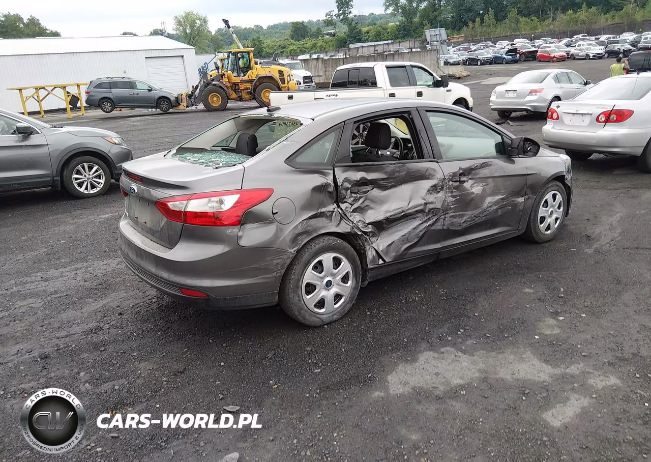 2013 Ford Focus S VIN:1FADP3E25DL288164 - 4