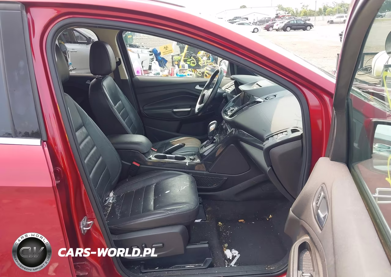 2016 Ford Escape Titanium VIN:1FMCU9J9XGUB90374 - 5