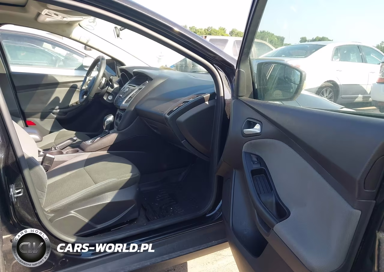 2013 Ford Focus Se VIN:1FADP3K22DL257765 - 5