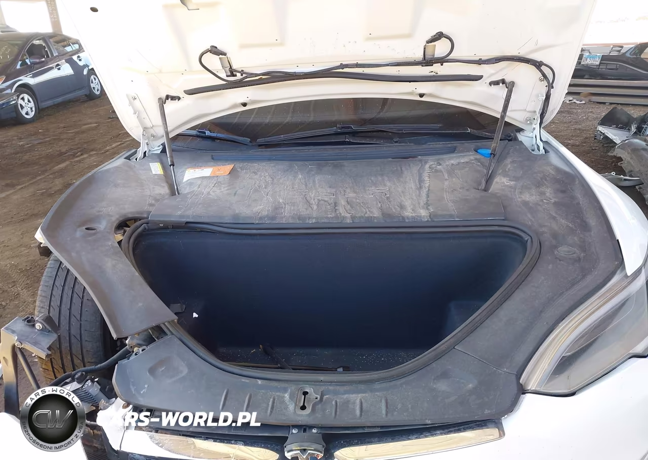 2016 Tesla Model S VIN:5YJSA1E45GF156747 - 10
