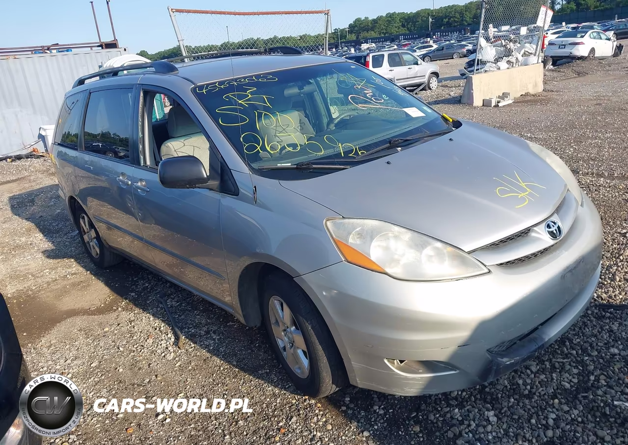2009 Toyota Sienna Le – zdjęcie 1 z 16