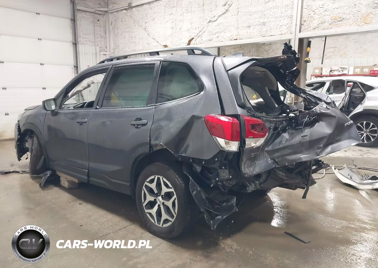 2023 Subaru Forester Premium VIN:JF2SKAECXPH533188 - 14