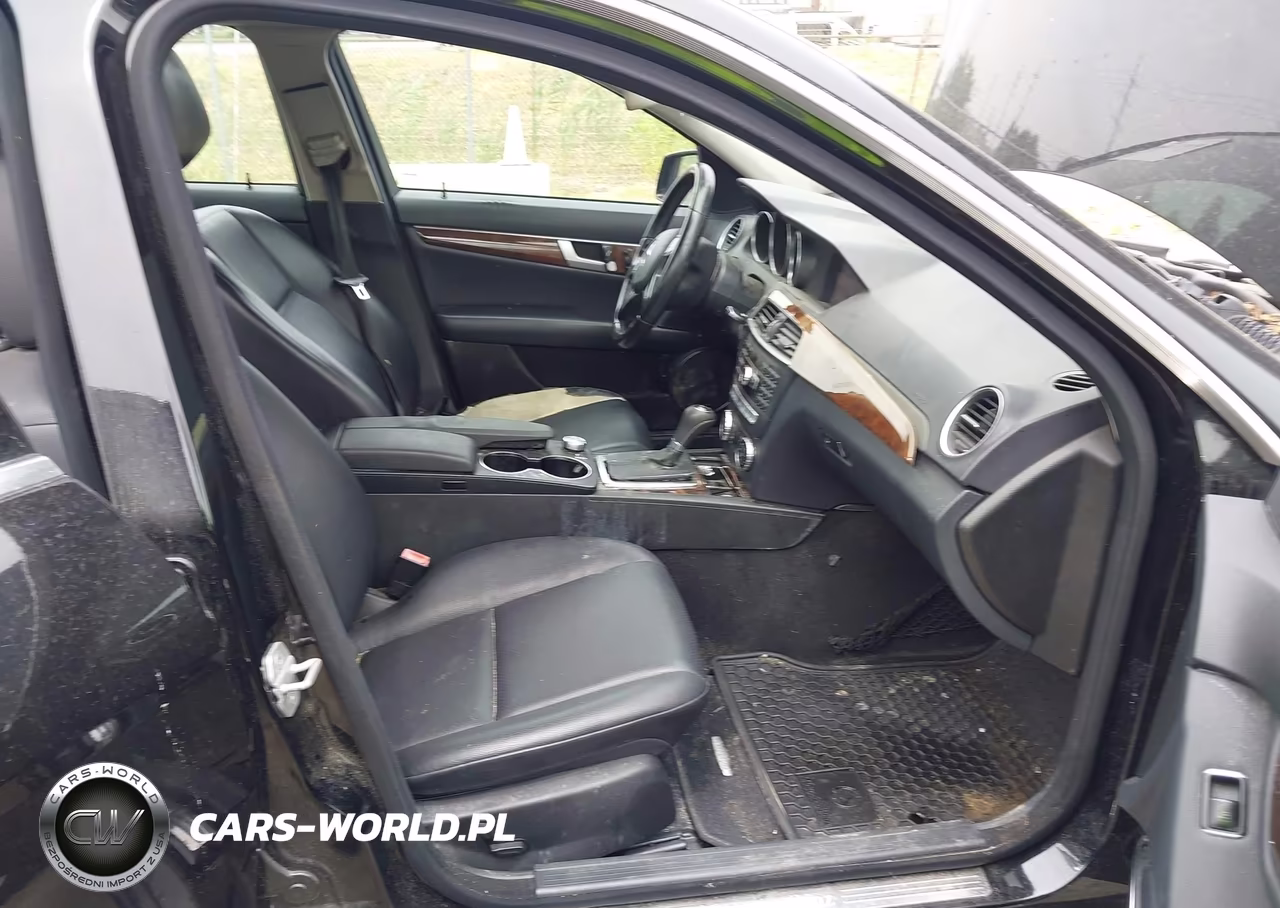2013 Mercedes-Benz C 300 Luxury 4Matic VIN:WDDGF8AB7DR256784 - 5