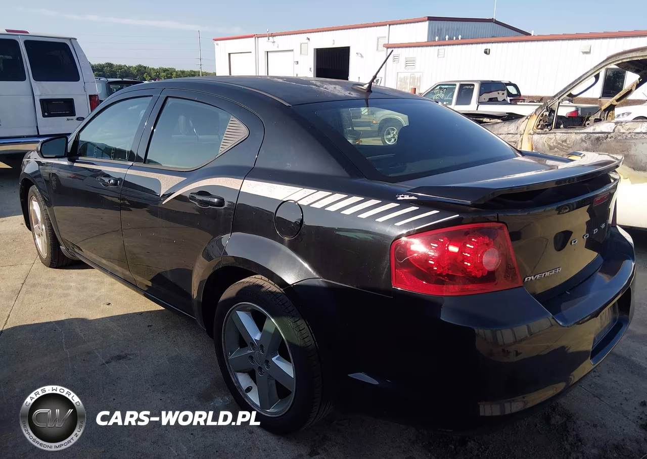 2011 Dodge Avenger Lux VIN:1B3BD2FG8BN574690 - 3