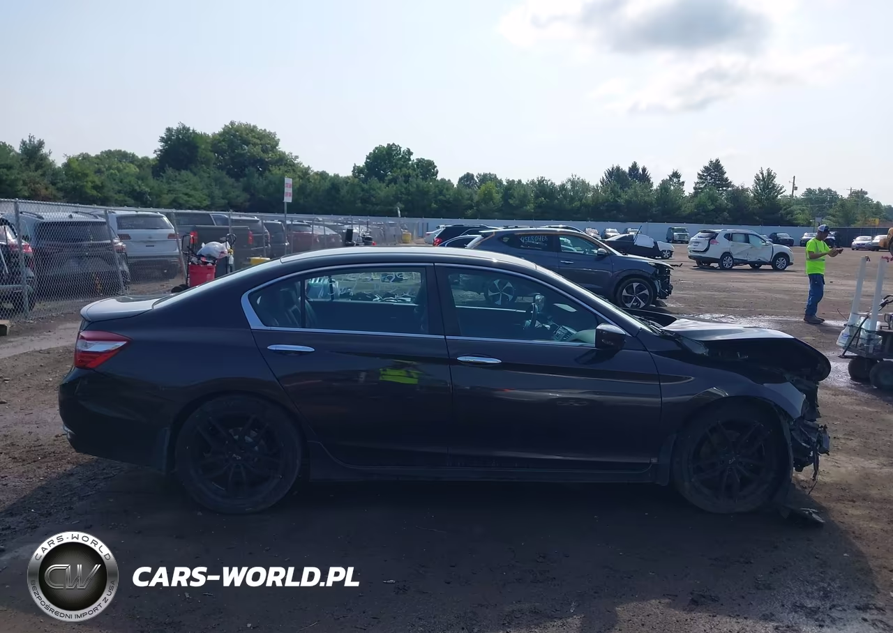 2017 Honda Accord Sport VIN:1HGCR2F55HA262315 - 13