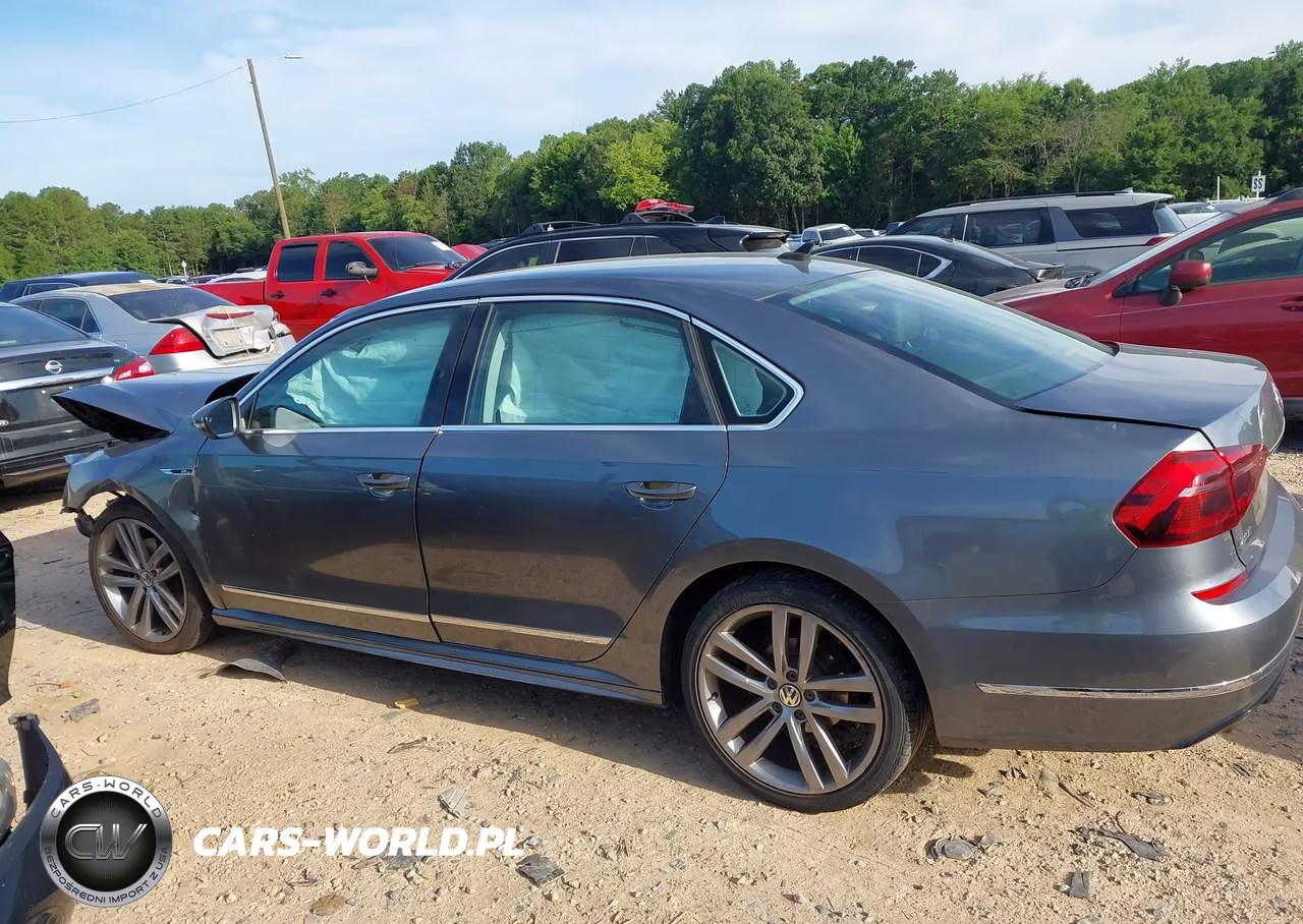 2017 Volkswagen Passat 1.8T R-Line VIN:1VWDT7A38HC033958 - 14