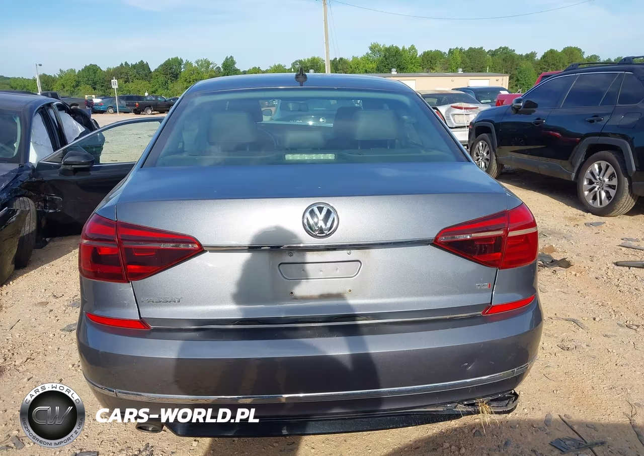 2017 Volkswagen Passat 1.8T R-Line VIN:1VWDT7A38HC033958 - 16