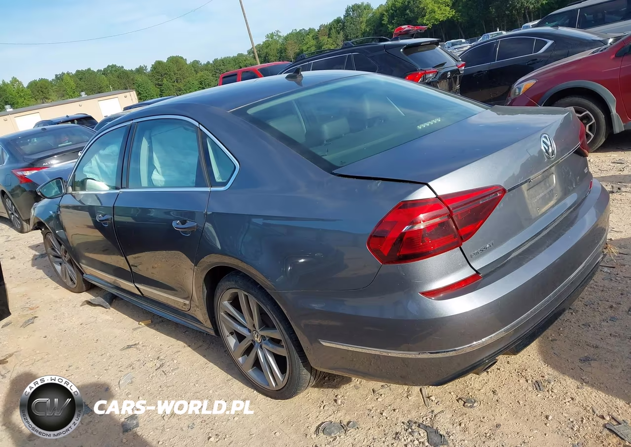 2017 Volkswagen Passat 1.8T R-Line VIN:1VWDT7A38HC033958 - 3