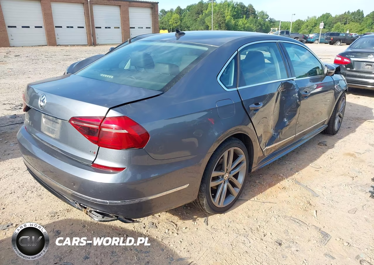 2017 Volkswagen Passat 1.8T R-Line VIN:1VWDT7A38HC033958 - 4