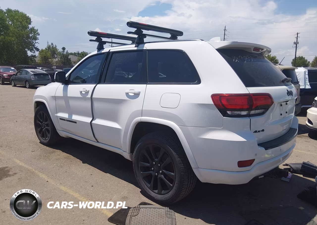 2017 Jeep Grand Cherokee Altitude VIN:1C4RJFAG2HC958523 - 3