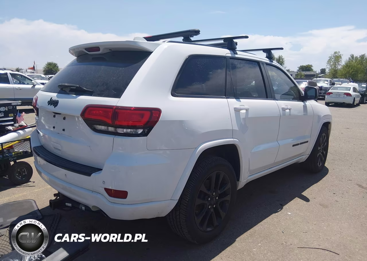 2017 Jeep Grand Cherokee Altitude VIN:1C4RJFAG2HC958523 - 4