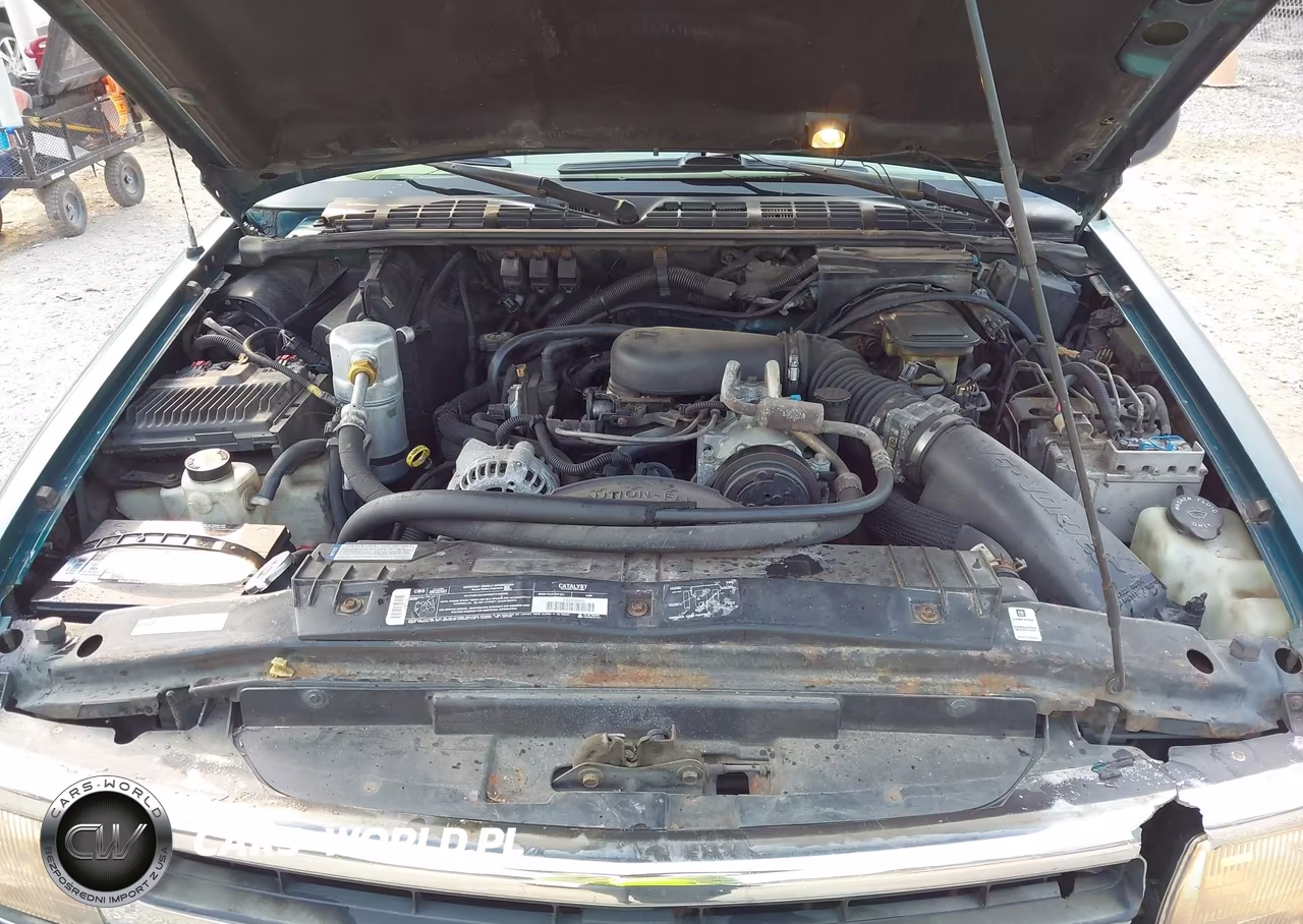 1996 Chevrolet Blazer VIN:1GNDT13W1T2317008 - 10