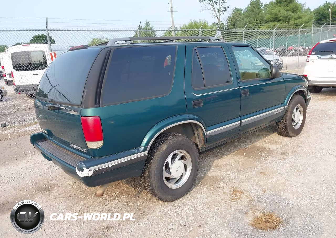 1996 Chevrolet Blazer VIN:1GNDT13W1T2317008 - 4