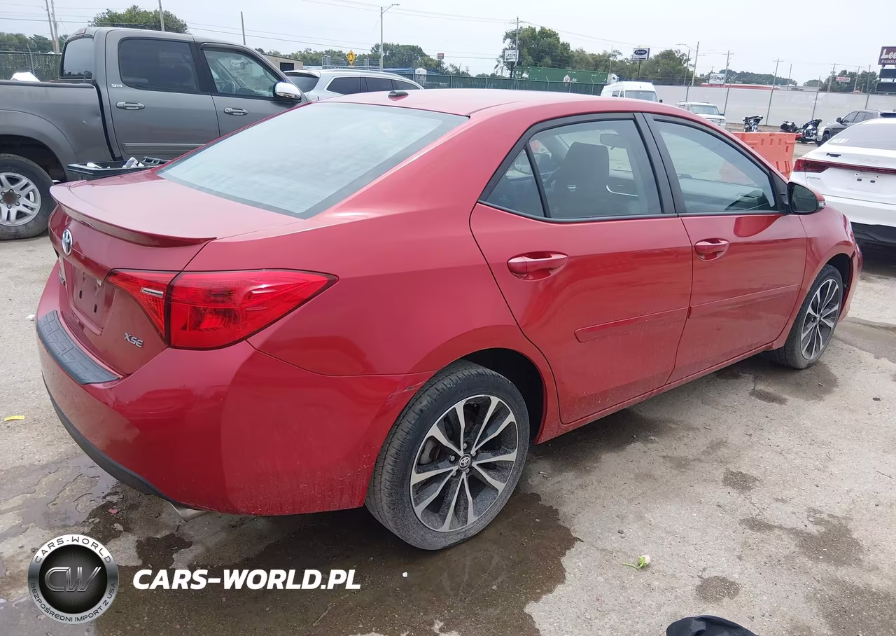 2018 Toyota Corolla Xse VIN:5YFBURHE6JP841068 - 4