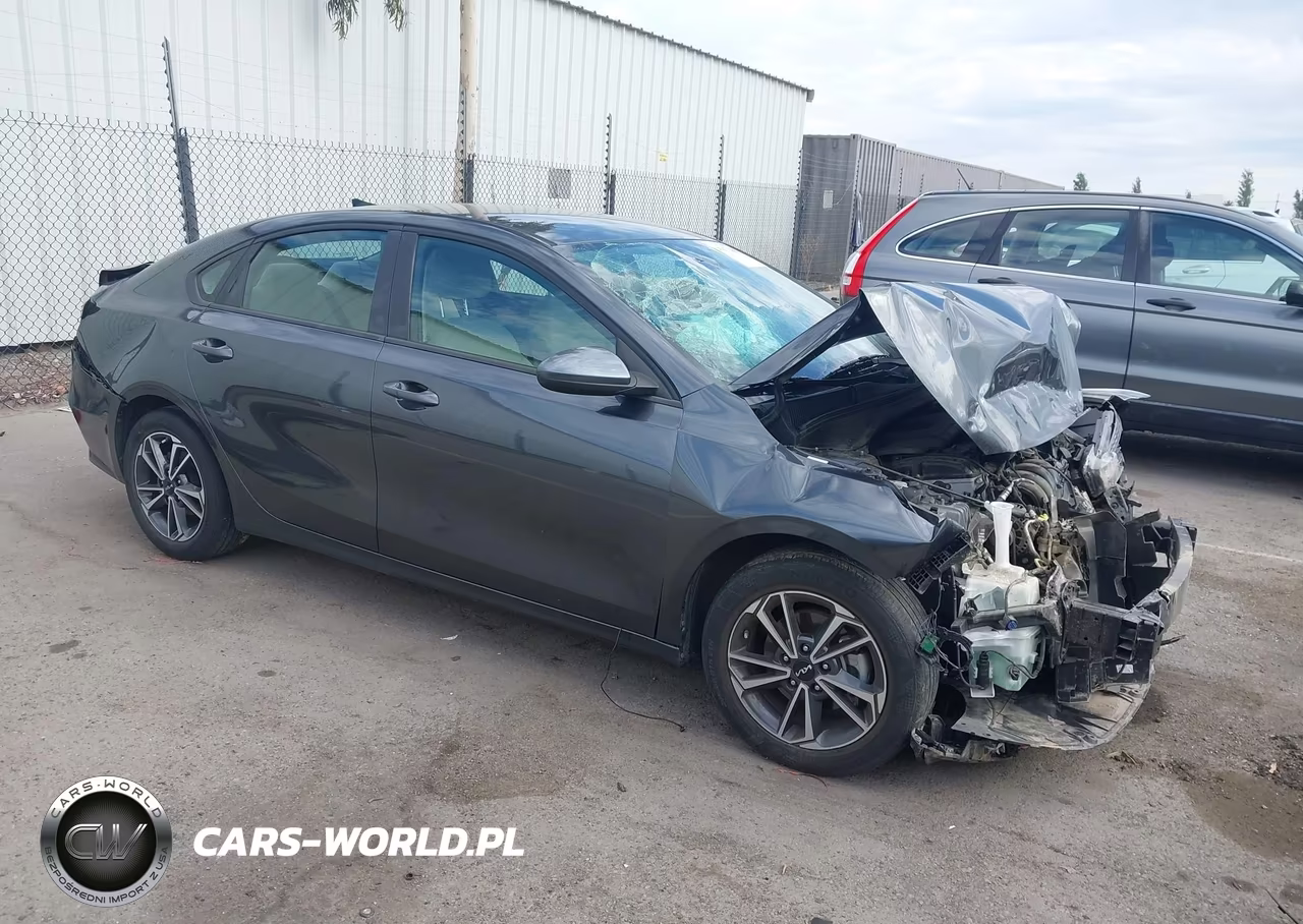 2022 Kia Forte Lxs – zdjęcie 1 z 17