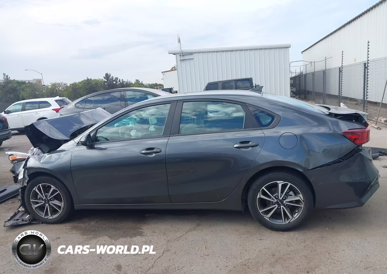 2022 Kia Forte Lxs VIN:3KPF24AD2NE431404 - 15