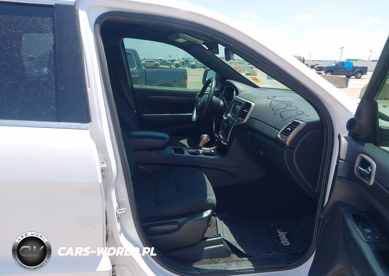 2016 Jeep Grand Cherokee Laredo VIN:1C4RJEAG2GC391058 - 5