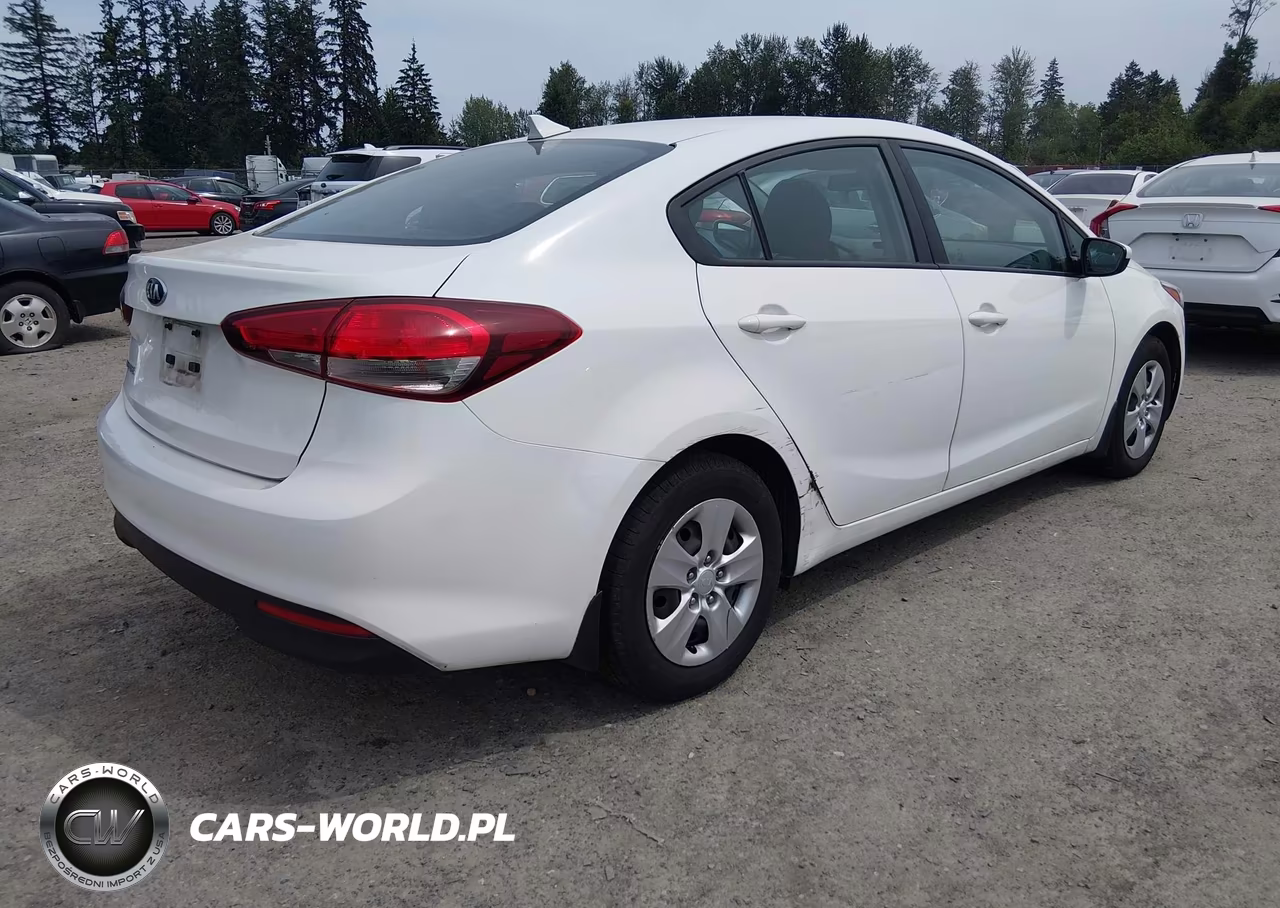 2018 Kia Forte Lx VIN:3KPFK4A71JE205472 - 4
