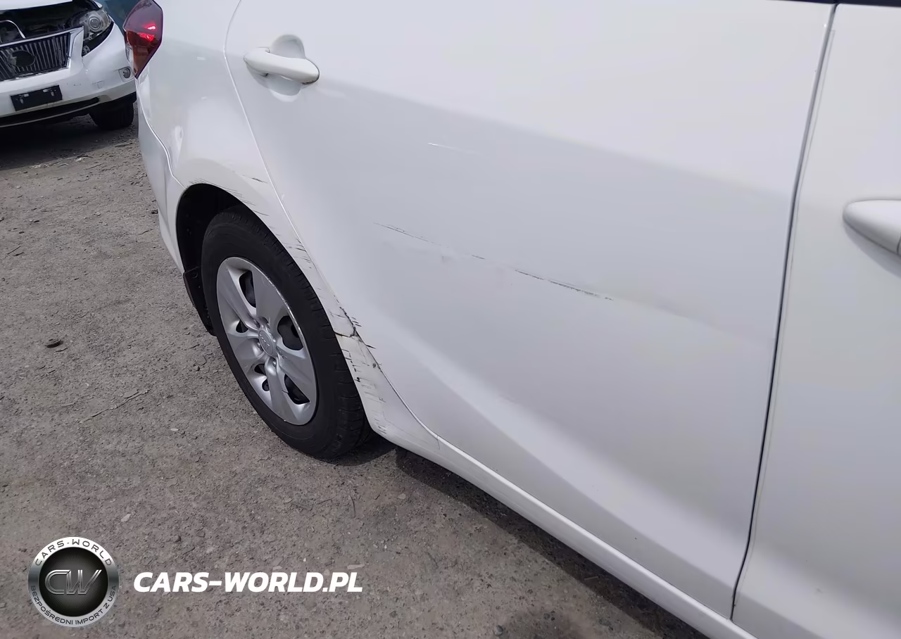2018 Kia Forte Lx VIN:3KPFK4A71JE205472 - 6