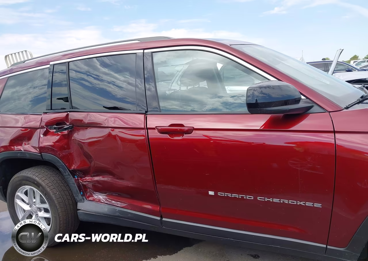 2022 Jeep Grand Cherokee L Laredo 4X4 VIN:1C4RJKAG9N8565612 - 13