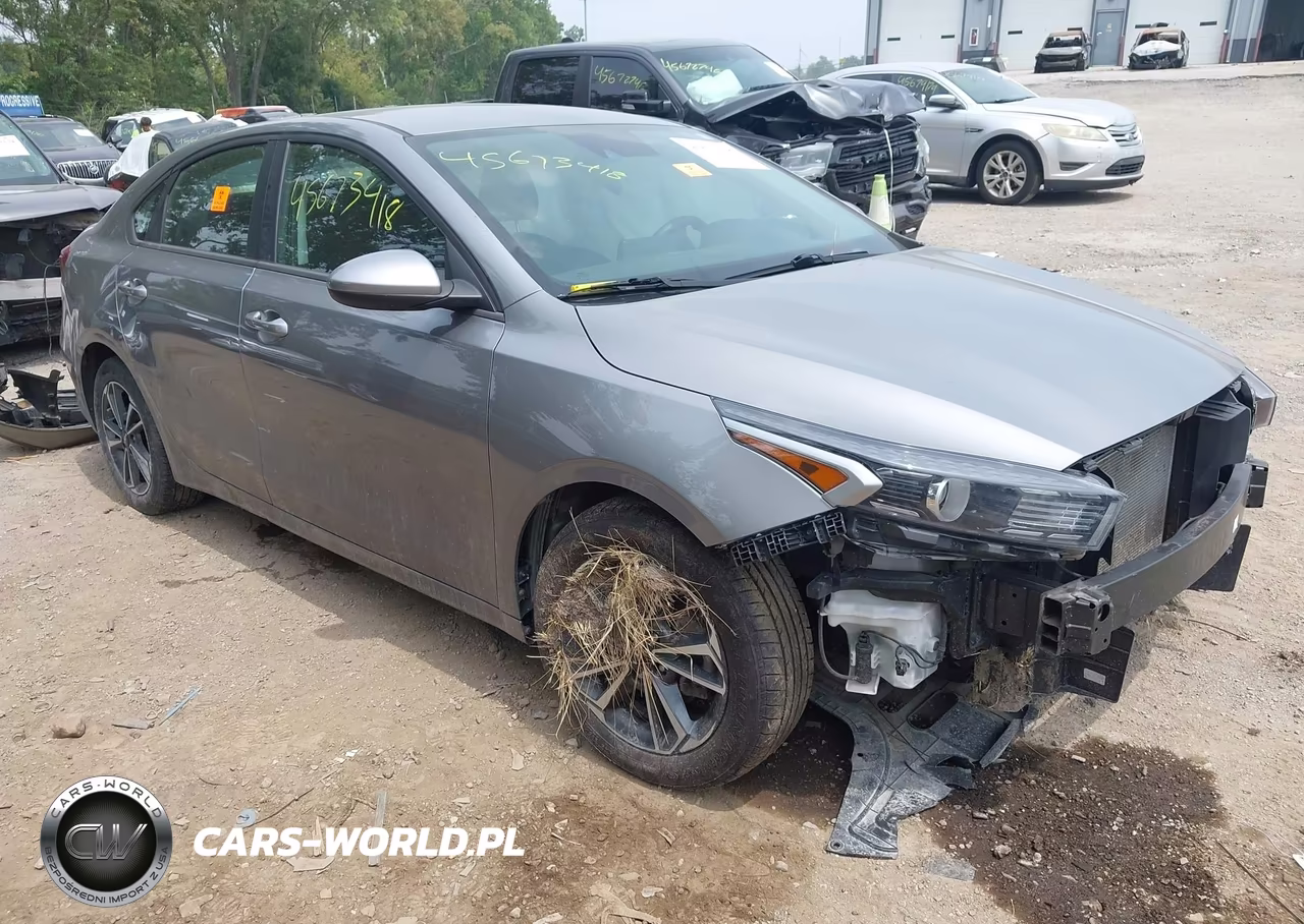 2023 Kia Forte Lxs – zdjęcie 1 z 17