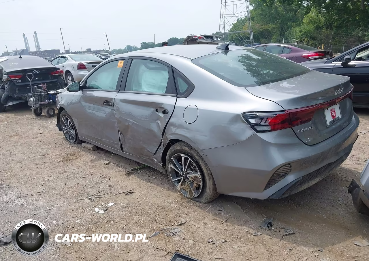 2023 Kia Forte Lxs VIN:3KPF24AD5PE664258 - 3