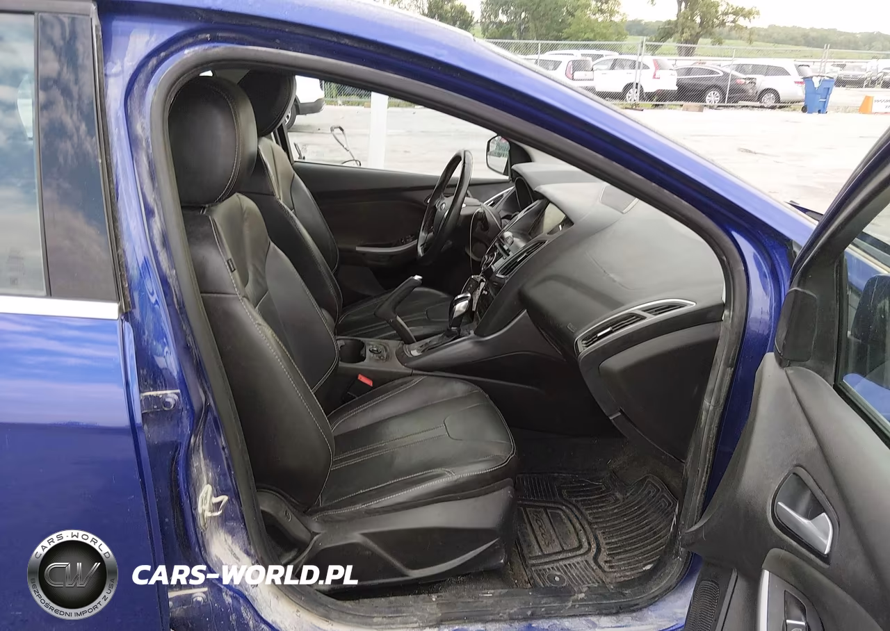 2014 Ford Focus Titanium VIN:1FADP3J22EL360753 - 5