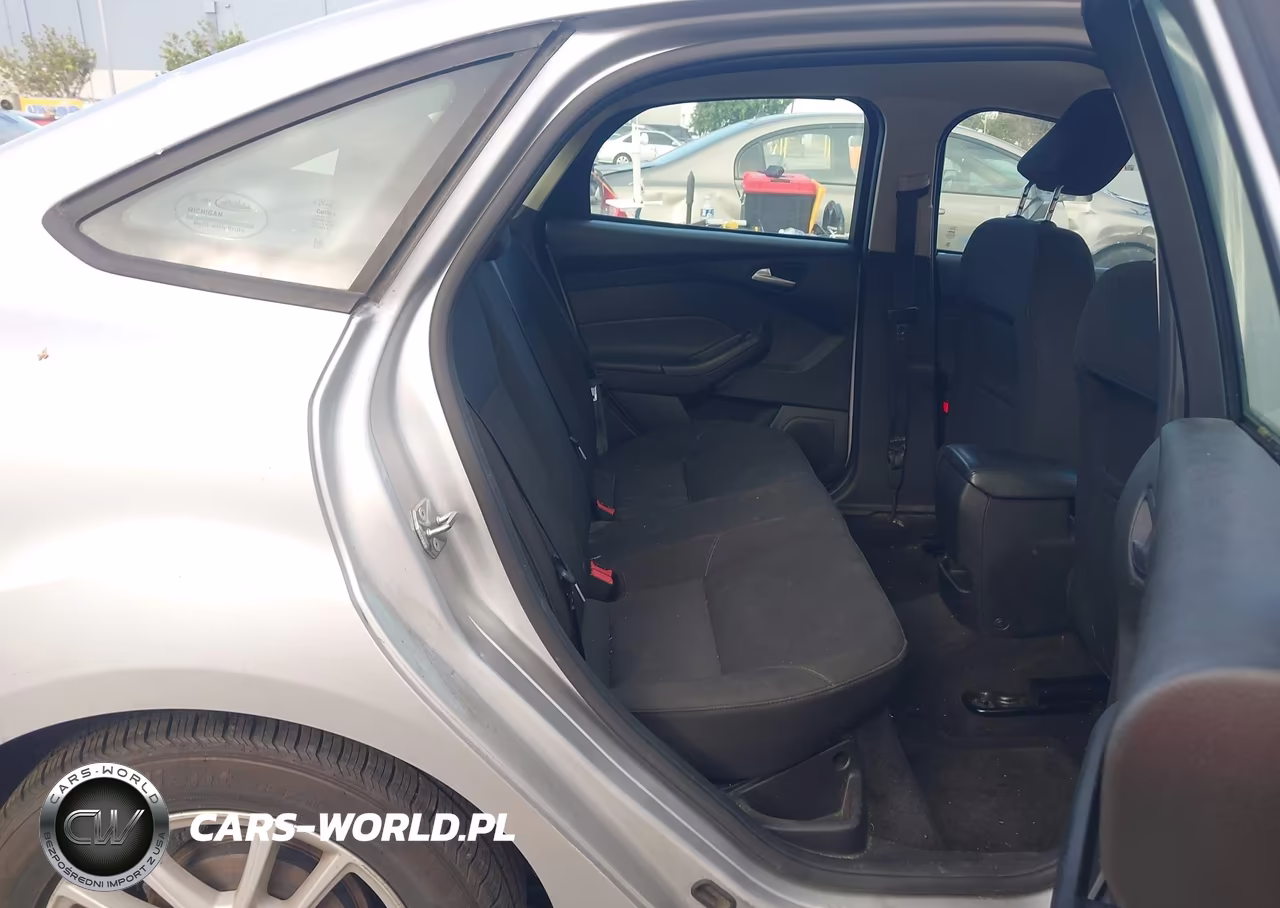 2017 Ford Focus Se VIN:1FADP3F29HL300157 - 8