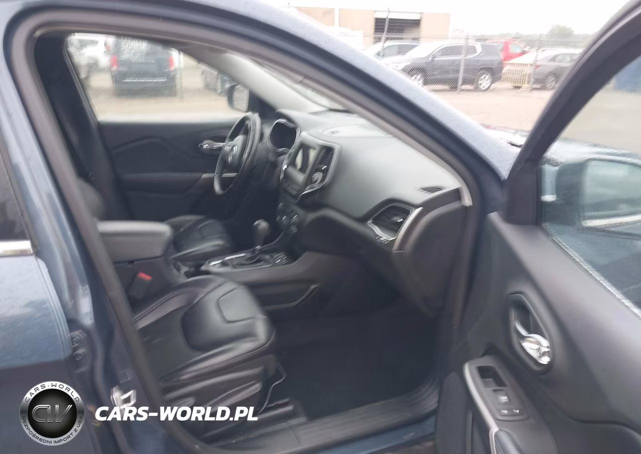 2019 Jeep Cherokee Latitude Plus Fwd VIN:1C4PJLLB9KD449067 - 5