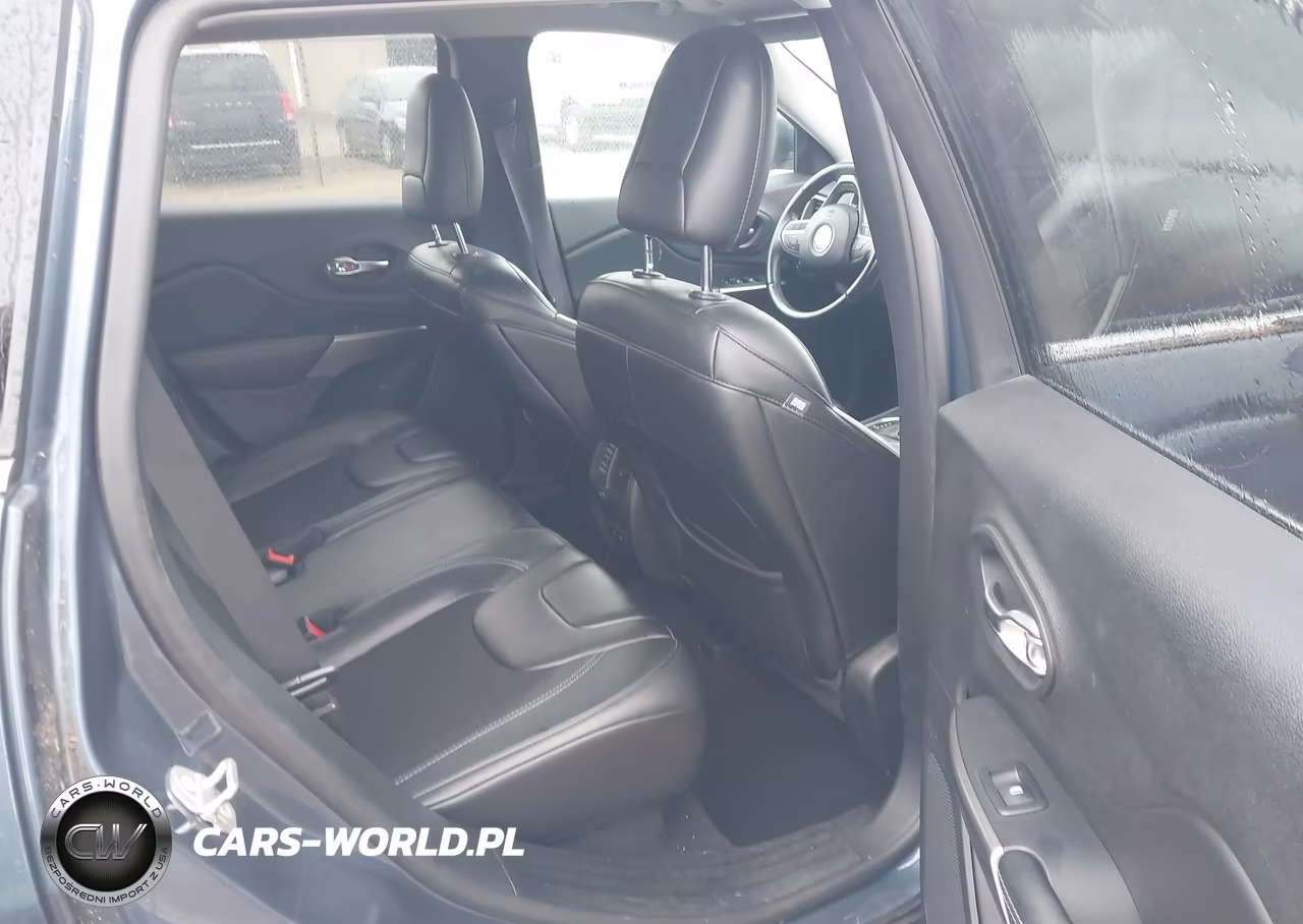 2019 Jeep Cherokee Latitude Plus Fwd VIN:1C4PJLLB9KD449067 - 8