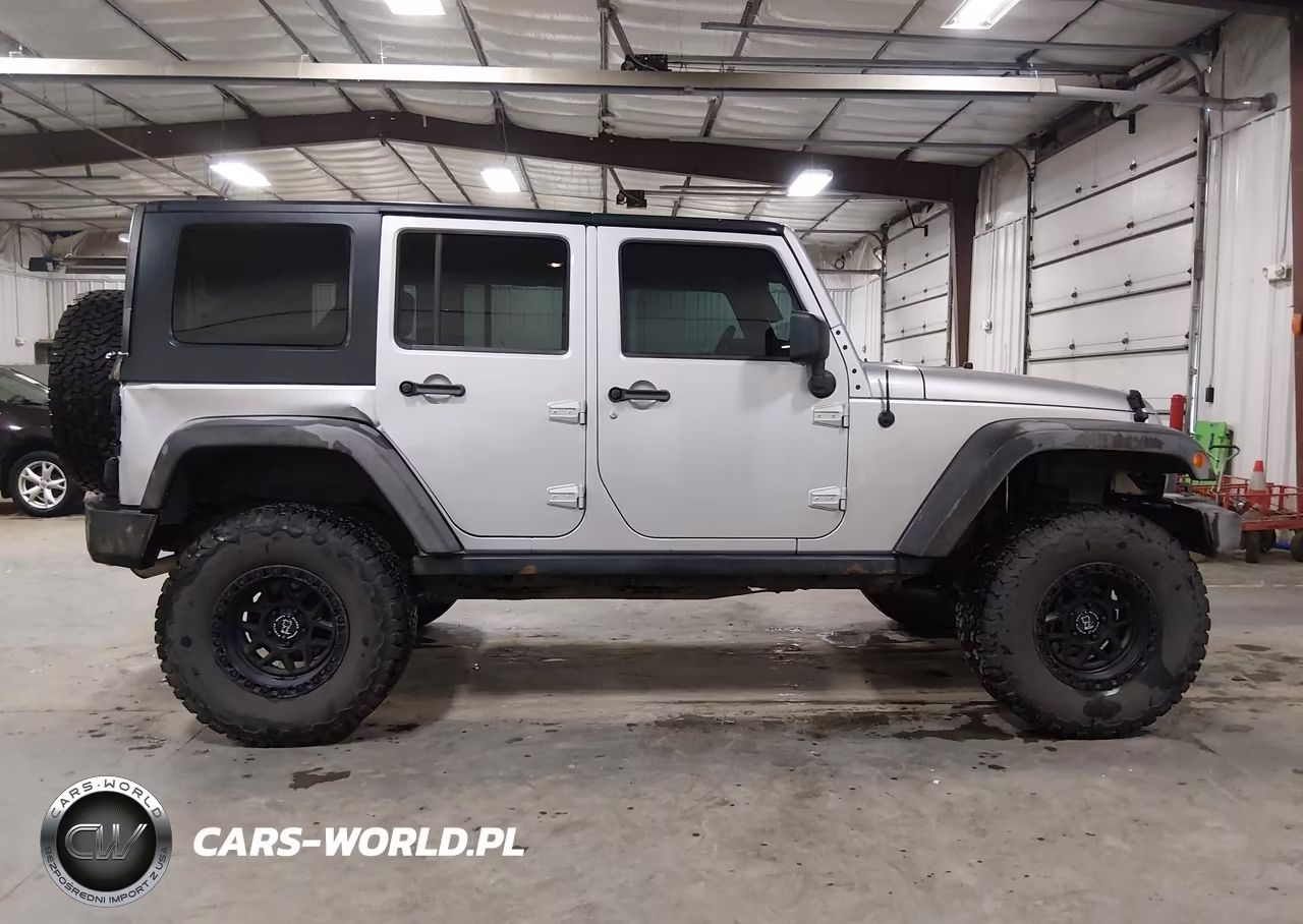 2010 Jeep Wrangler Unlimited Rubicon VIN:1J4BA6H12AL169727 - 14