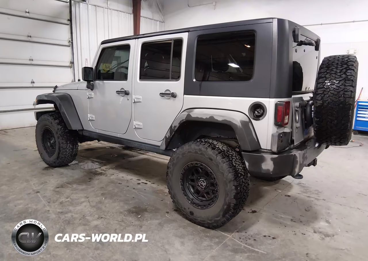 2010 Jeep Wrangler Unlimited Rubicon VIN:1J4BA6H12AL169727 - 3