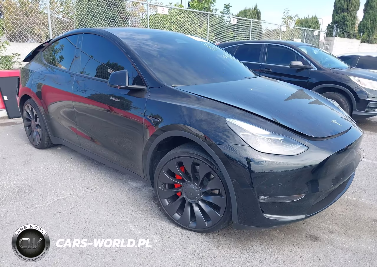 2022 Tesla Model Y Performance Dual Motor All-Wheel Drive – zdjęcie 1 z 18