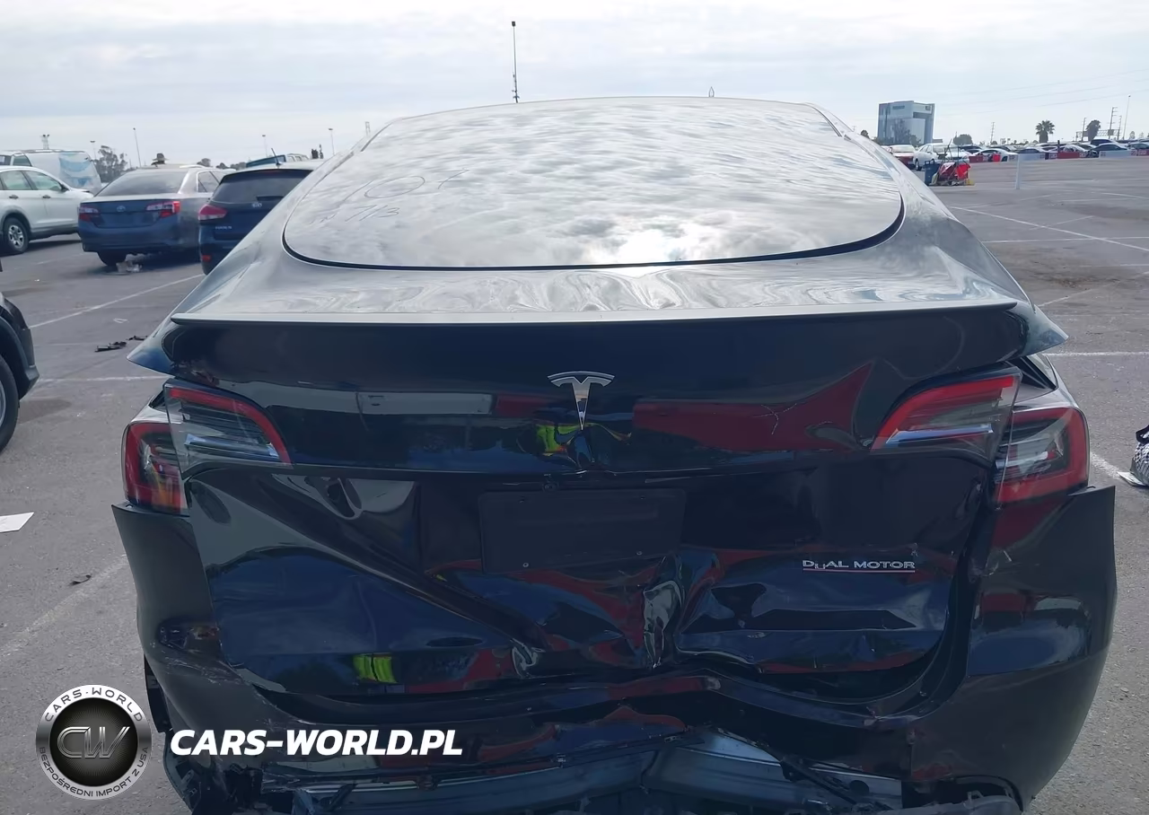 2022 Tesla Model Y Performance Dual Motor All-Wheel Drive VIN:7SAYGDEF1NF532601 - 18