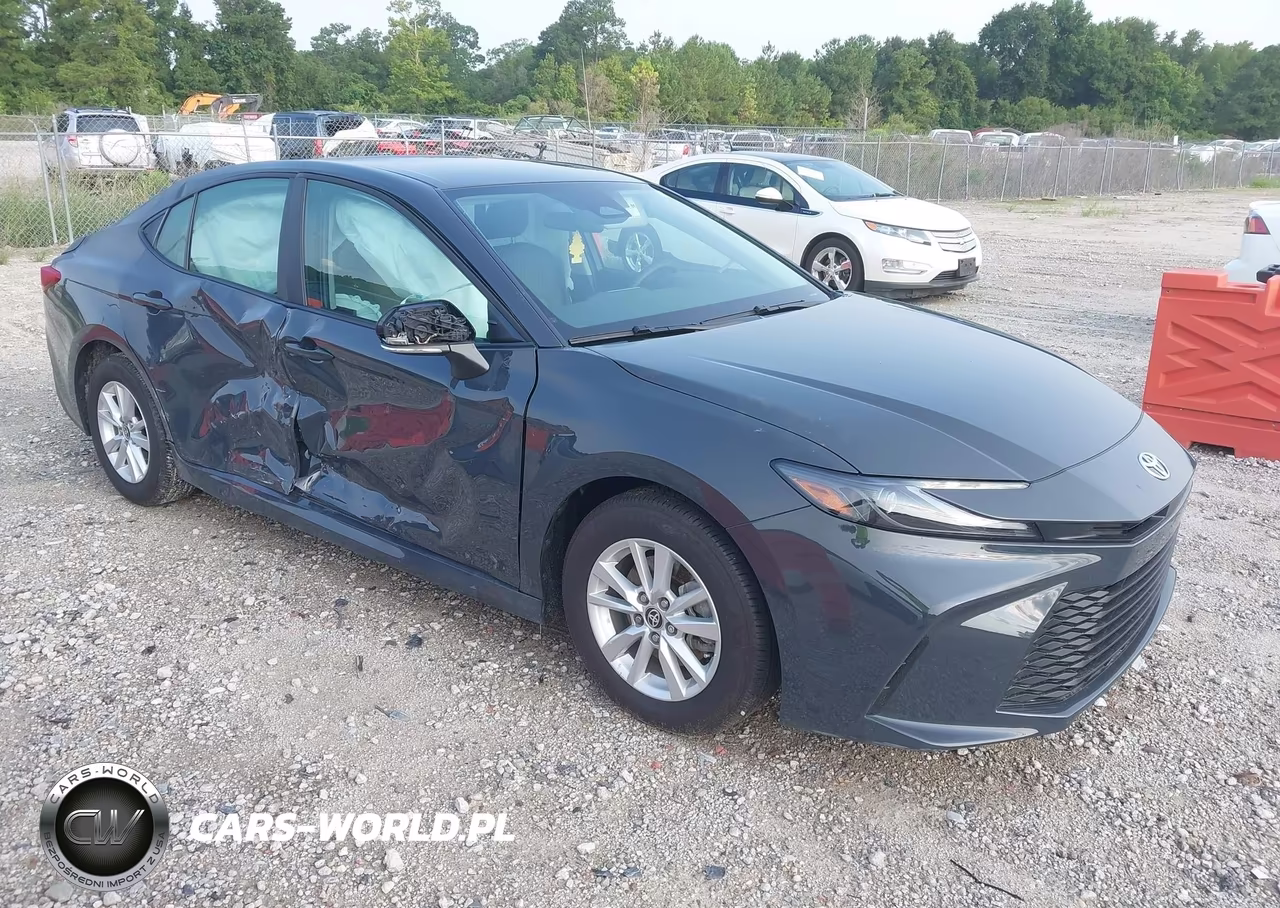 2026 Toyota Camry Le – zdjęcie 1 z 16