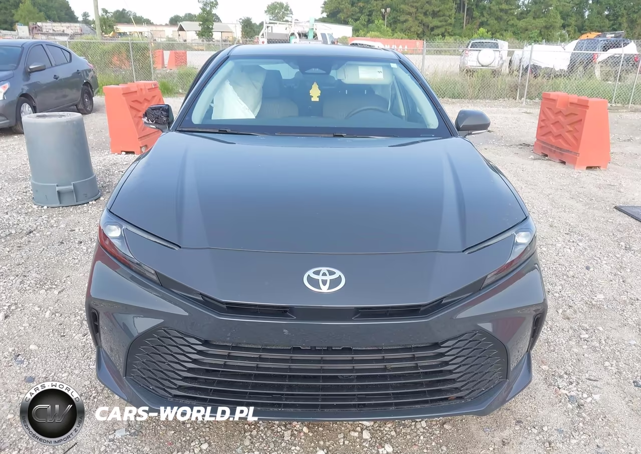 2026 Toyota Camry Le VIN:4T1DAACK0TU671310 - 12