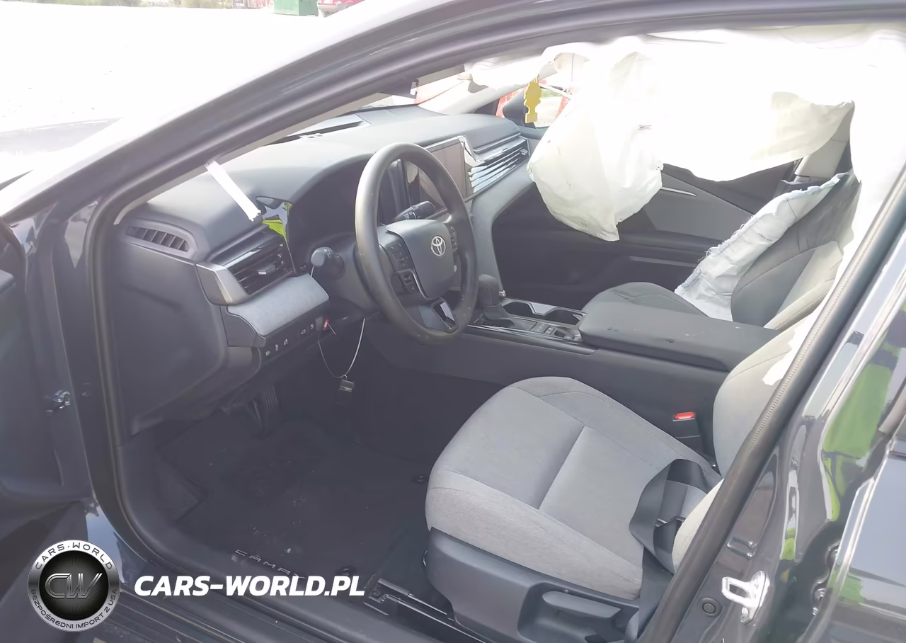2026 Toyota Camry Le VIN:4T1DAACK0TU671310 - 5