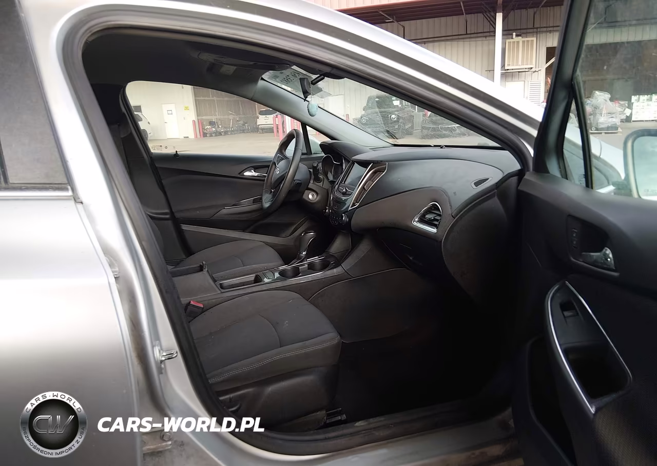 2019 Chevrolet Cruze Lt VIN:3G1BE6SM0KS525318 - 5