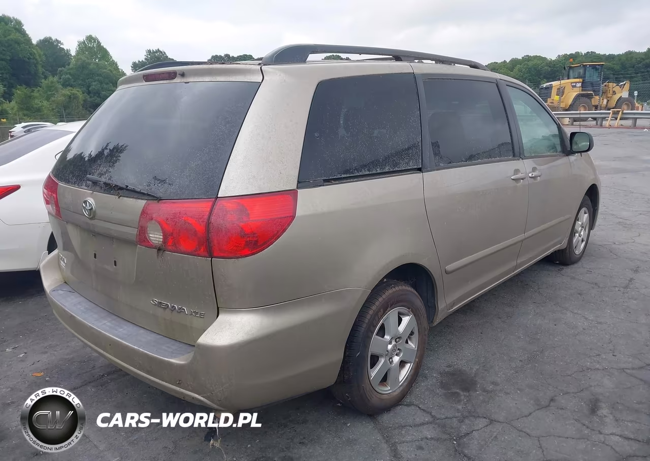 2010 Toyota Sienna Xle VIN:5TDYK4CC1AS294811 - 4