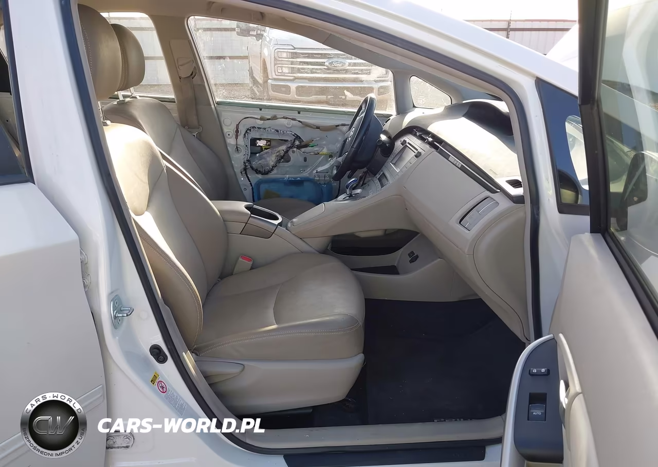 2015 Toyota Prius Four VIN:JTDKN3DU3F0438903 - 5