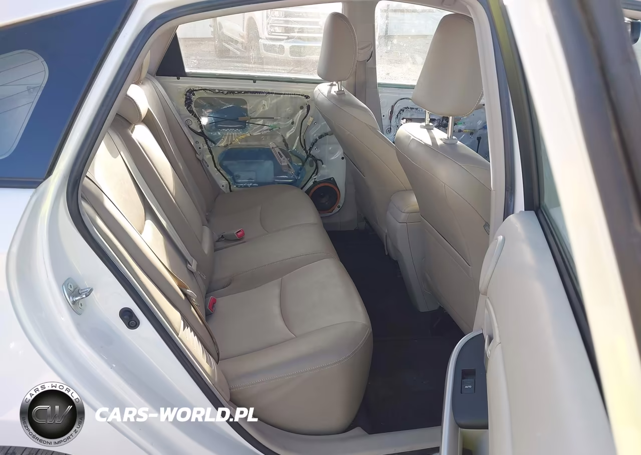 2015 Toyota Prius Four VIN:JTDKN3DU3F0438903 - 8