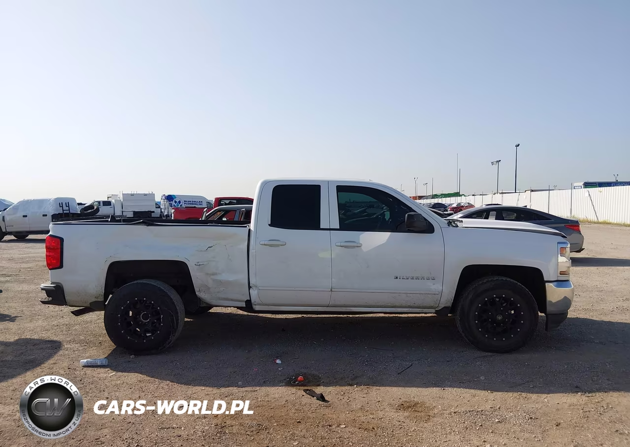 2018 Chevrolet Silverado 1500 1Lt VIN:1GCRCREH7JZ155675 - 13