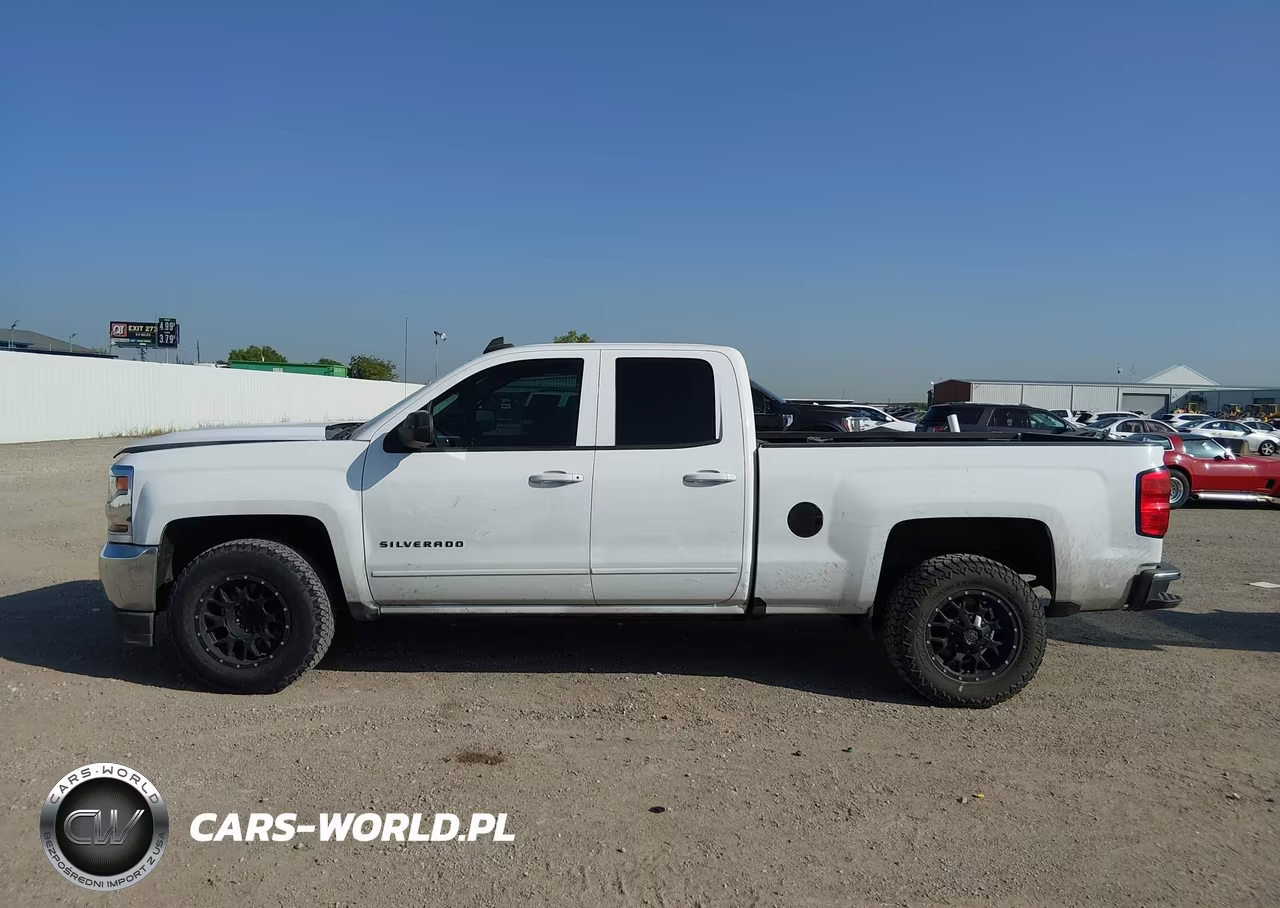 2018 Chevrolet Silverado 1500 1Lt VIN:1GCRCREH7JZ155675 - 14