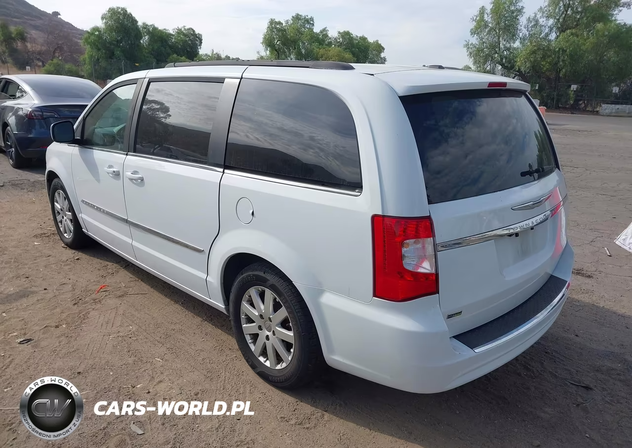 2013 Chrysler Town & Country Touring VIN:2C4RC1BG1DR815365 - 3
